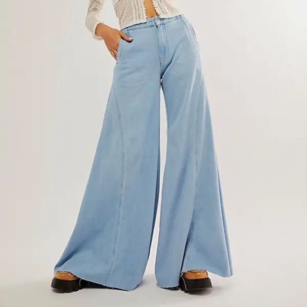 Free people size 26 - Chase the Sun Extreme Wide-Leg Women Jeans